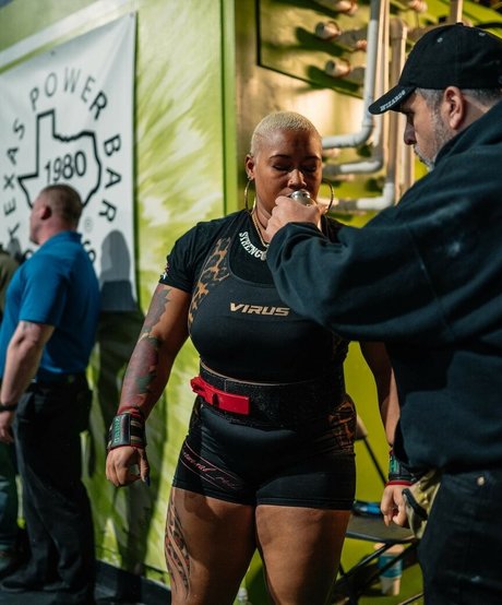 Queen R star pornographic galleries