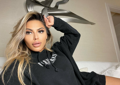 notyourfuturegirlfriend nudes model pictures