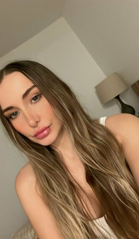 dani dickenson star exclusive pictures