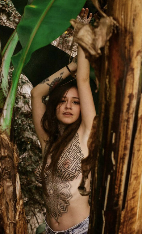 Lola Freak nice star pic