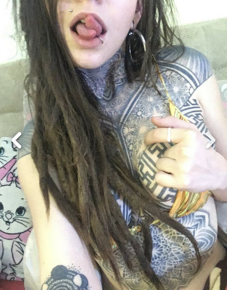 Lola Freak model adult photos