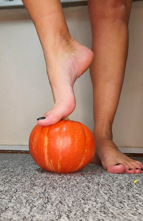 goddesstessaprag beautiful star picture