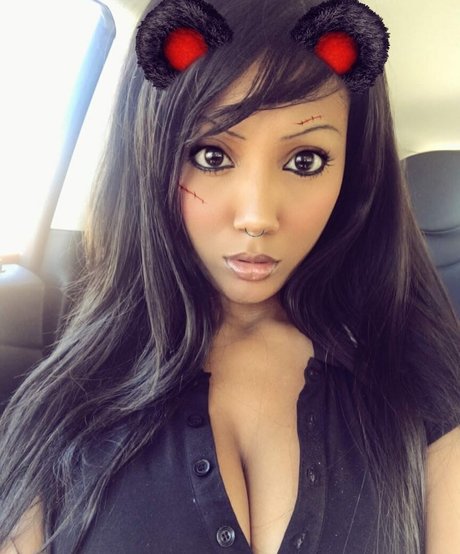 Amber Higgins Cecil star top image