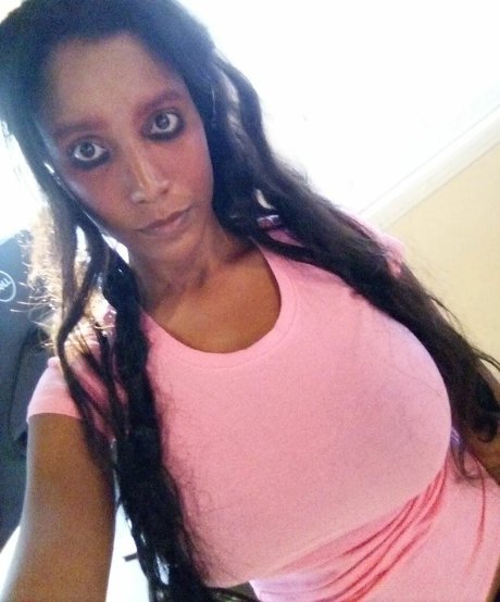 Amber Higgins Cecil high quality model image