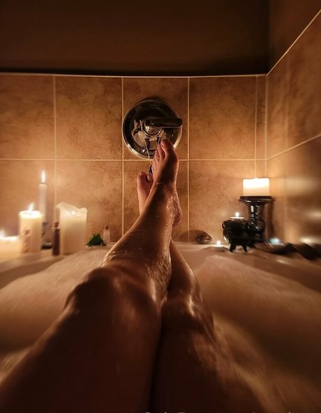 ava luxe sexy actress img