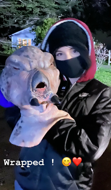 elizabethreed art model photos