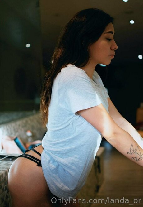 landa or naked star photo