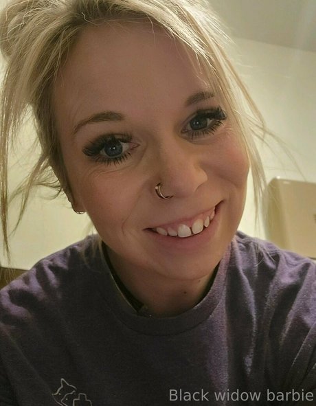 blackwidowbarbie 56 naked actress pictures