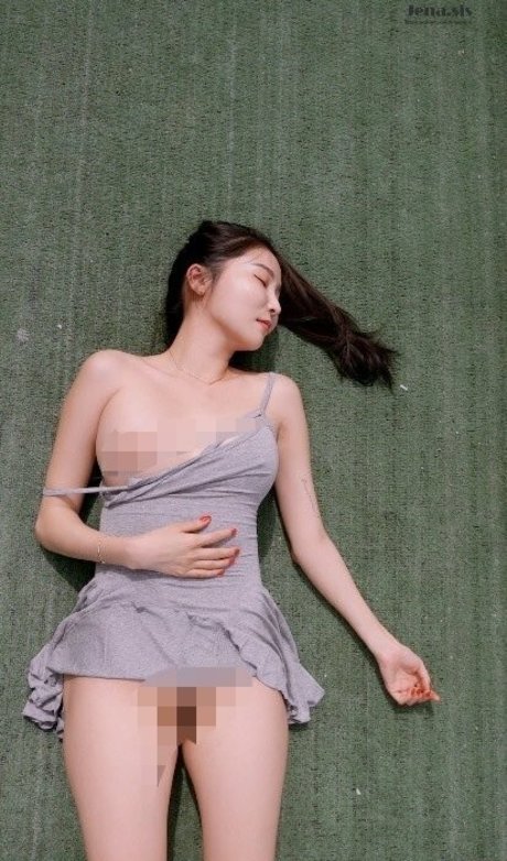 jenasis nudes star pictures