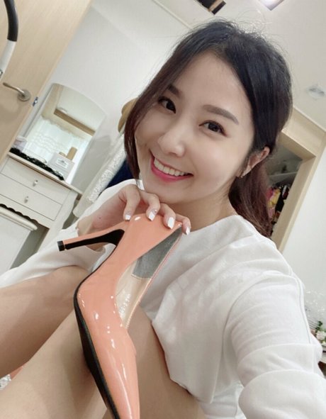 jenasis xxx star image