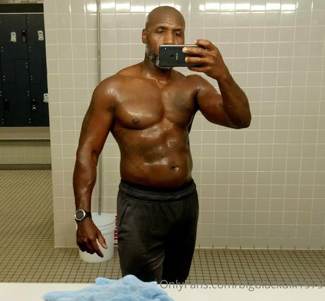 bigblackdik1979 model porn gallery