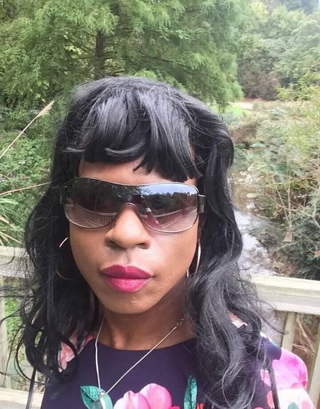 cdsharon nude actress pics