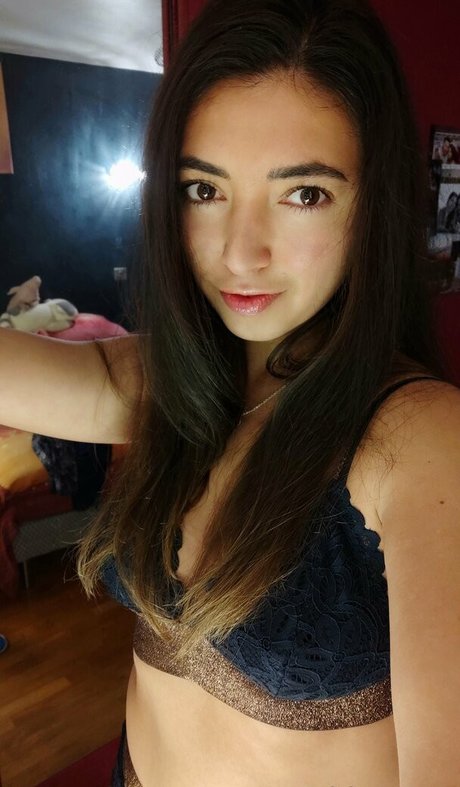 fridasante pretty model picture