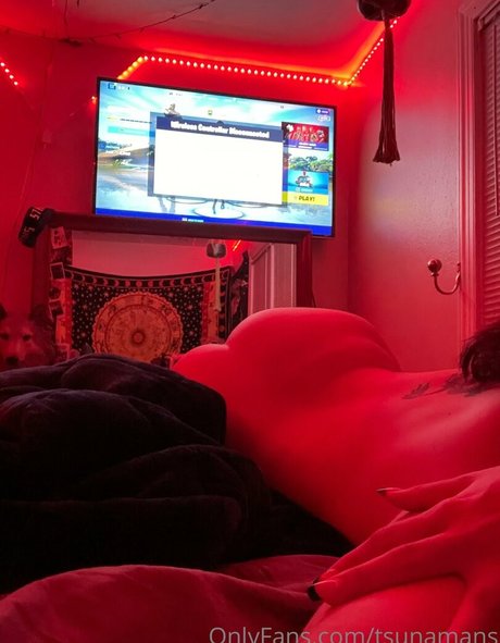 tsunamans xxx star pics