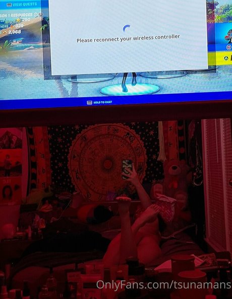 tsunamans star nudes photos