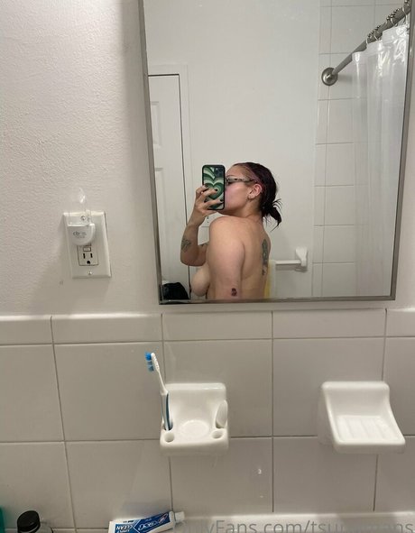 tsunamans model erotic photo