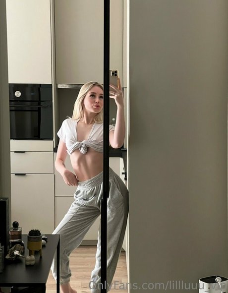 lillluuu vip pornstar pretty galleries