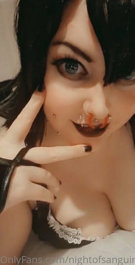 nightofsanguine model naked picture