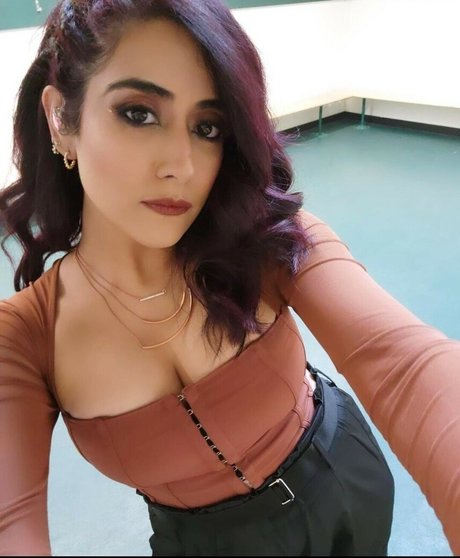 Jonita Gandhi pornstar pretty images