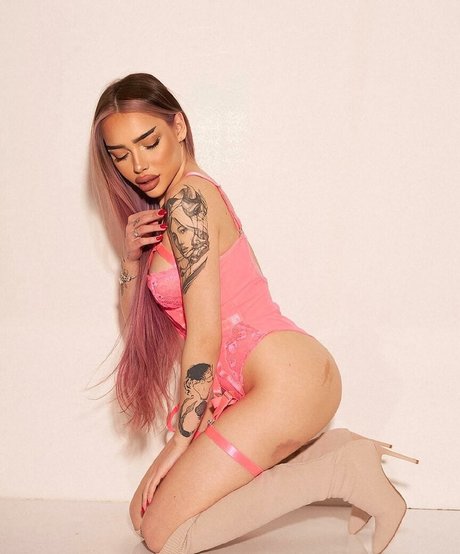 Emona model nude pics