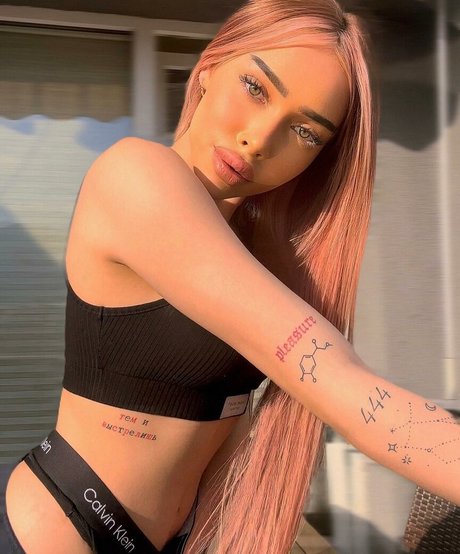 Emona pornstar top photo