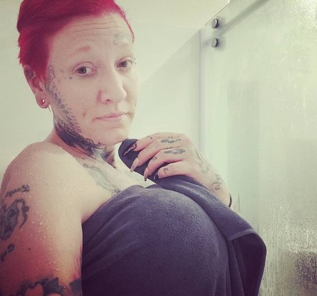 ChrystalNevius star top photo