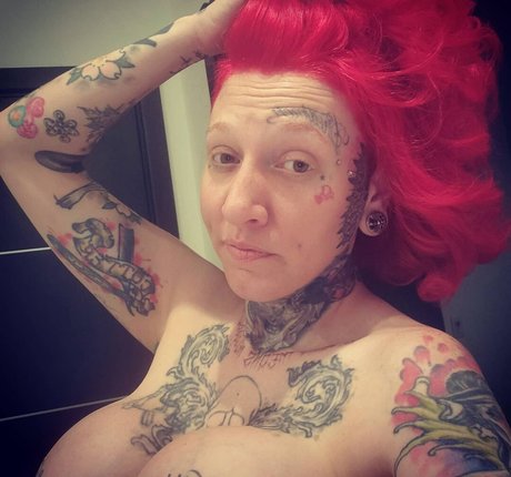 ChrystalNevius model erotic pictures