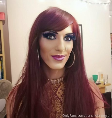 trans lola perron model hd image