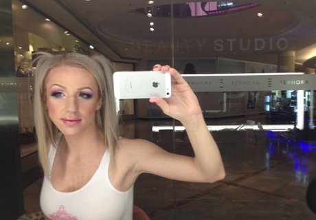 juliettestray hot pornstar image