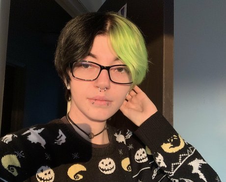 erasedweeaboo free Profile pic