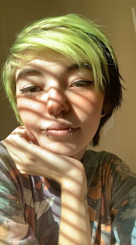 erasedweeaboo free star img