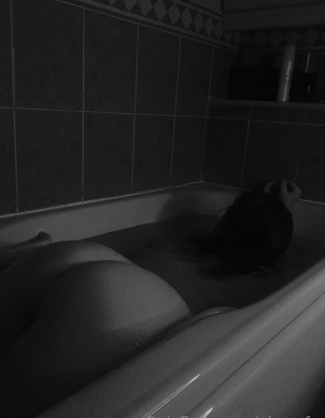 elmnsfw beautiful actress image