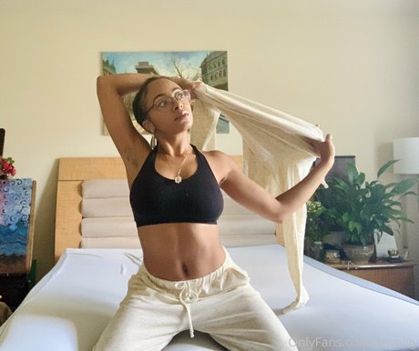 anyaivy top actress images