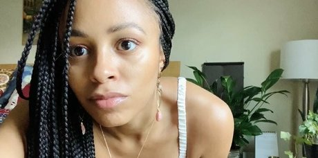 anyaivy model adult pic