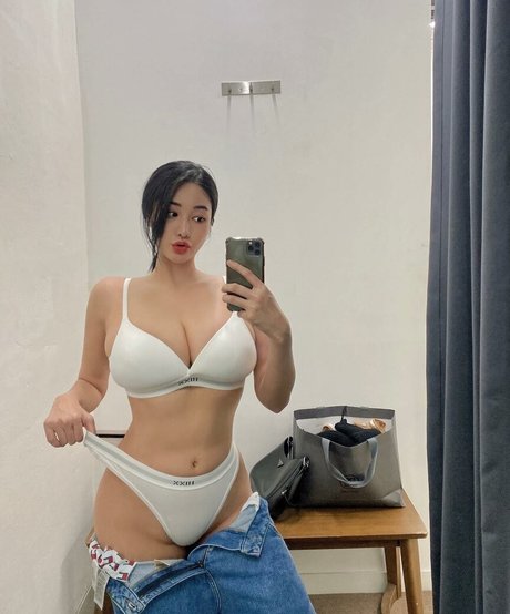 Tasha Y sexy model img