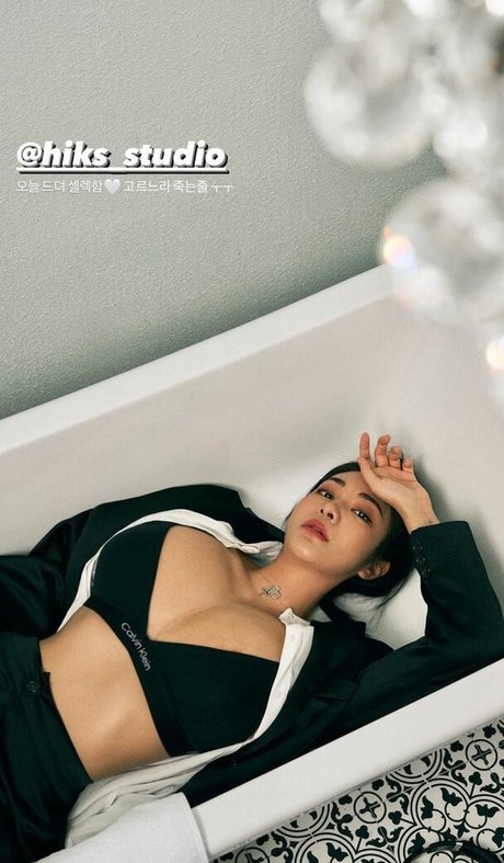 Tasha Y hot actress img