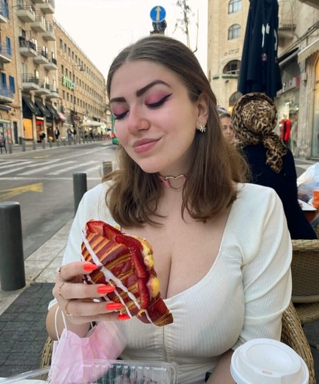 Sasha Shtern perfect pornstar archive