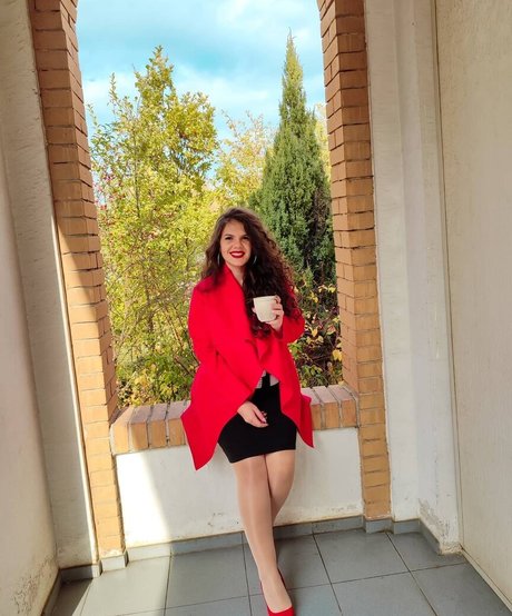 Eliza Stefanova star nudes image