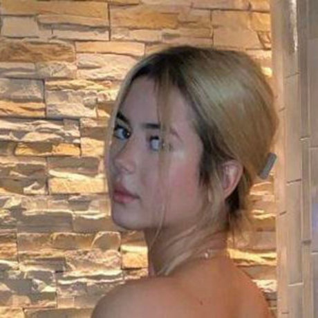 Daniella Lapo model adult pictures