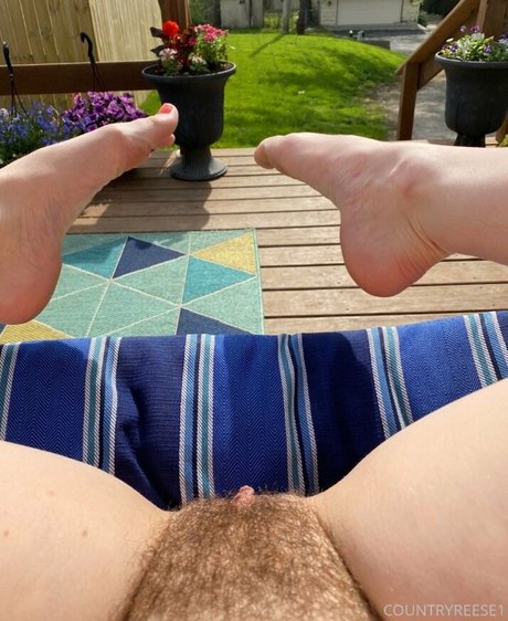 Reese Leon hot model pics