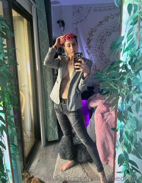 adriennedriggs model hot pics