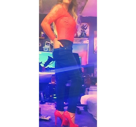 danni92 xxx star pic