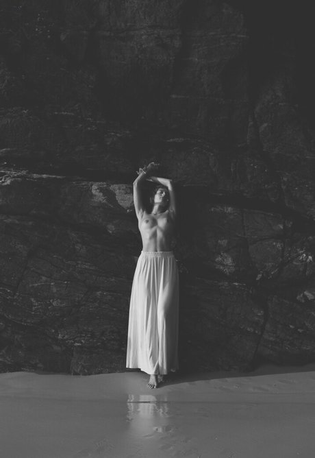 Heloisa Vecchio model erotic picture