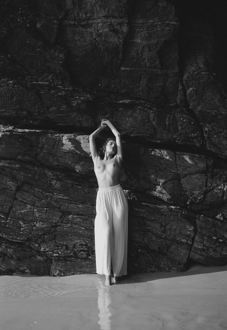 Heloisa Vecchio art actress galleries