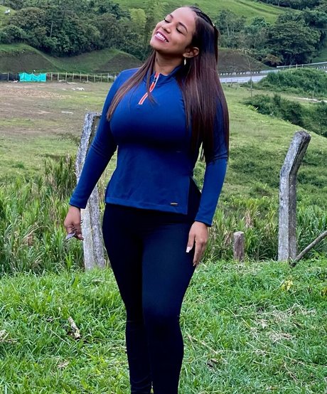 Isa Gomez beautiful actress photos