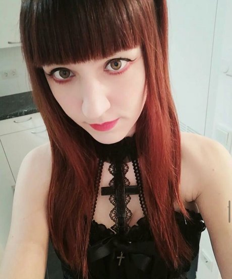 ManaRuka art model pictures