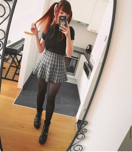 ManaRuka sexy model images