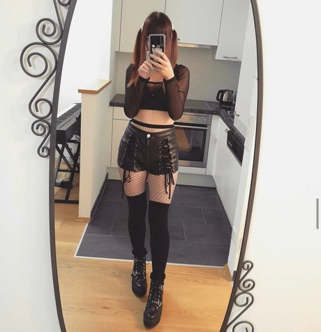 ManaRuka naked model images