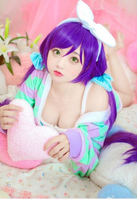 SeeU Cosplay exclusive star images