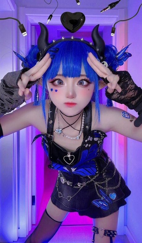 SeeU Cosplay perfect star pic